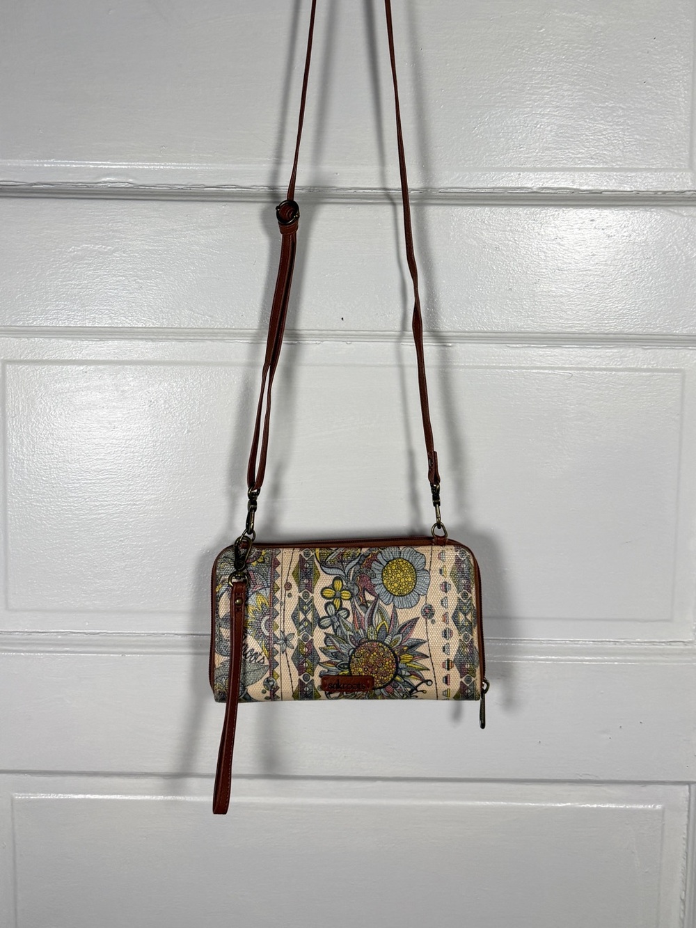 Sakroots Iris Smartphone Floral Leather Crossbody Wallet Purse Bag Boho Travel